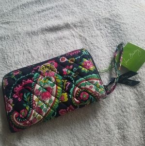 Vera Bradley wristlet wallet